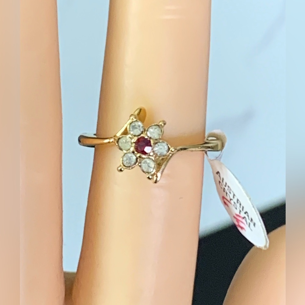 Vintage 22KT GE Ring Ruby Red & Clear Austrian Crystals Cocktail Ring.   6.1/4